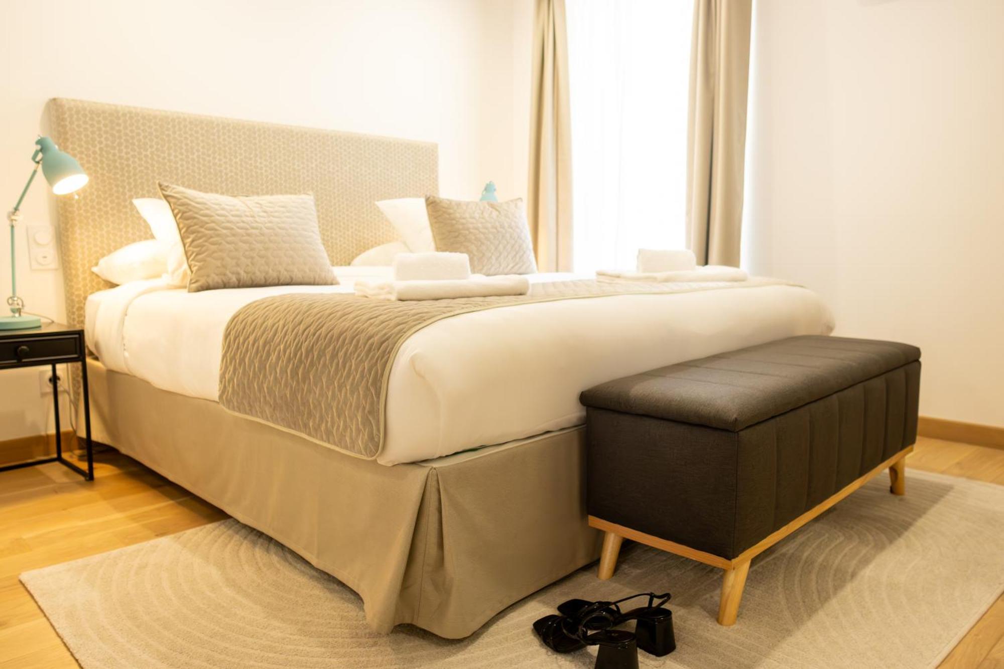Le Central Boutique Hotel Beaune  Bagian luar foto