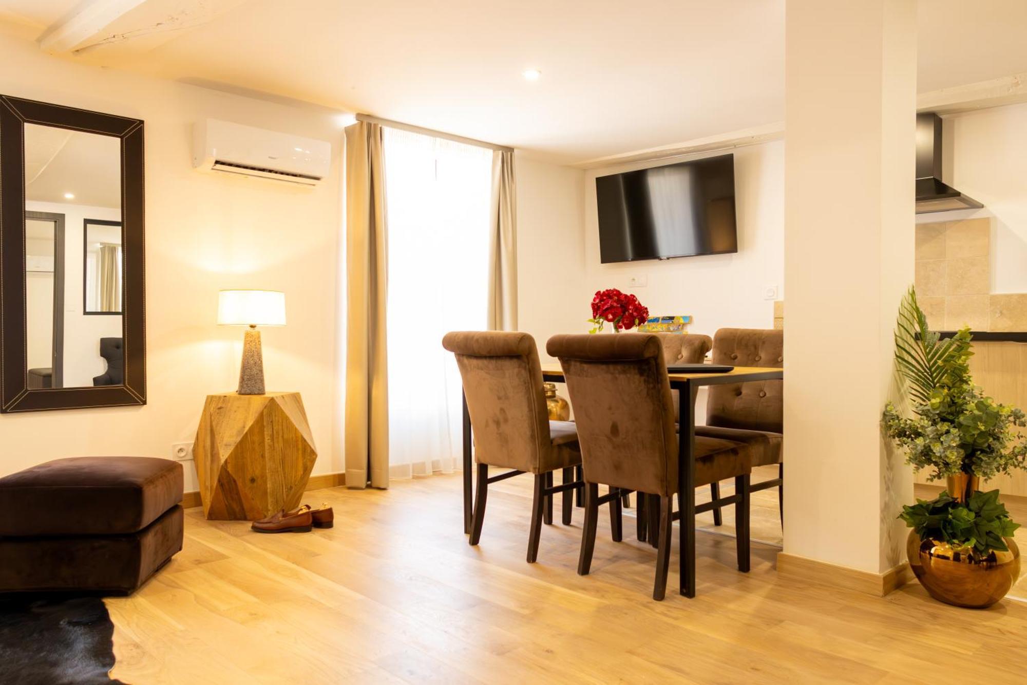 Le Central Boutique Hotel Beaune  Bagian luar foto